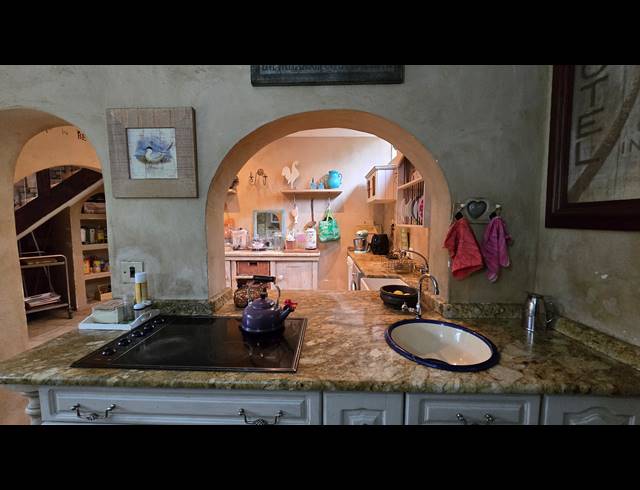 4 BEDROOM FREEHOLD FOR SALE IN GLENVISTA